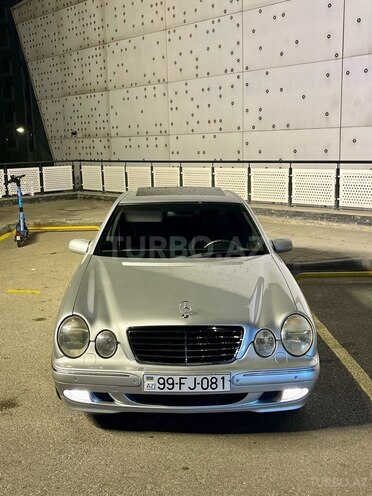 Mercedes E 240-16