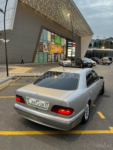 Mercedes E 240-15