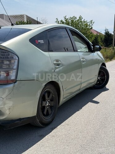 Toyota Prius-3