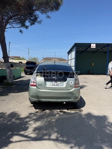 Toyota Prius-5