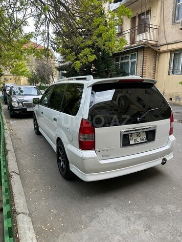 Mitsubishi Chariot-5