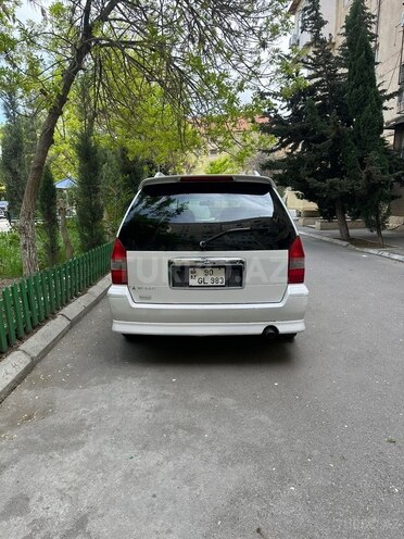 Mitsubishi Chariot-6