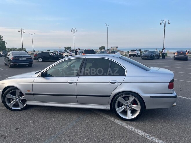BMW 528-7
