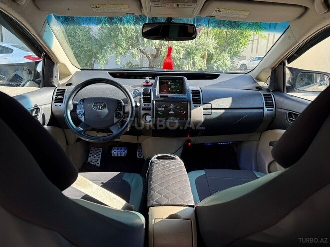 Toyota Prius-11