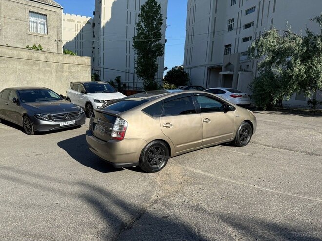 Toyota Prius-7