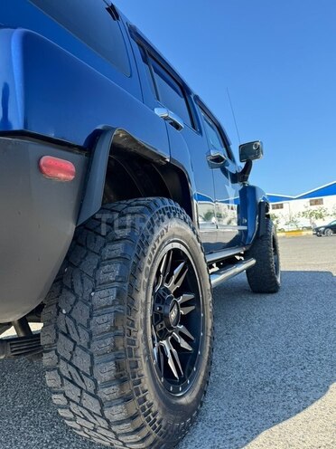 Hummer H3-8