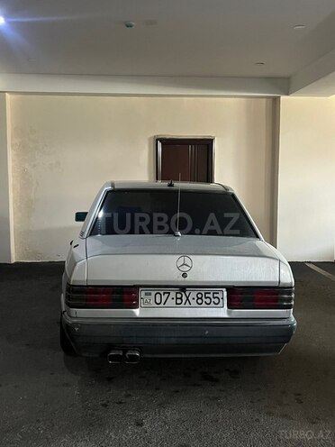 Mercedes 190-9