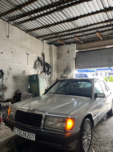 Mercedes 190-13