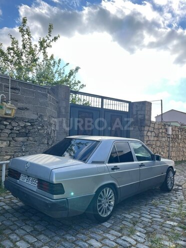 Mercedes 190-11