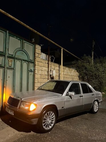 Mercedes 190-2