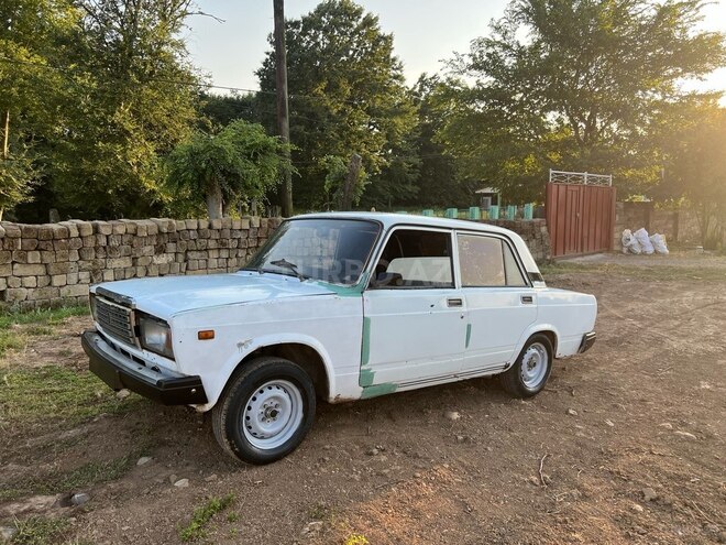 LADA (VAZ) 2107-2