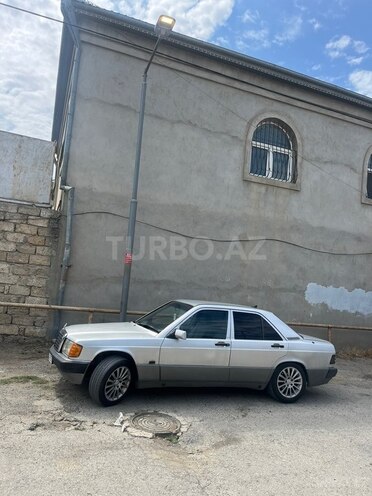 Mercedes 190-4