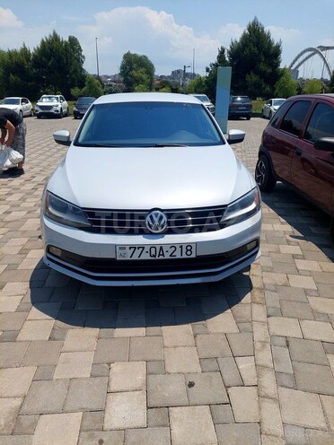 Volkswagen Jetta-1