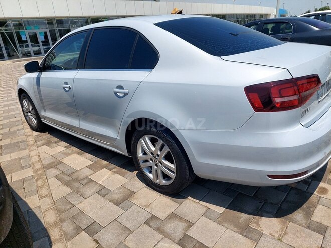 Volkswagen Jetta-4