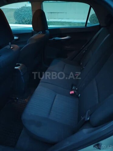 Toyota Auris-2