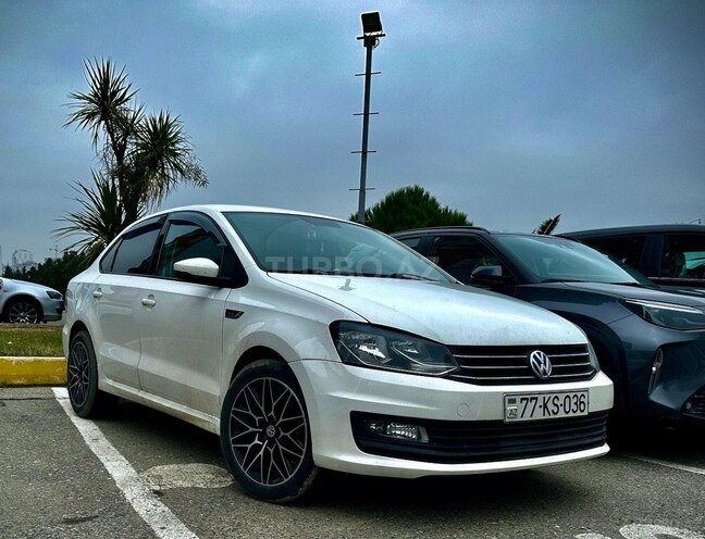 Volkswagen Polo-1