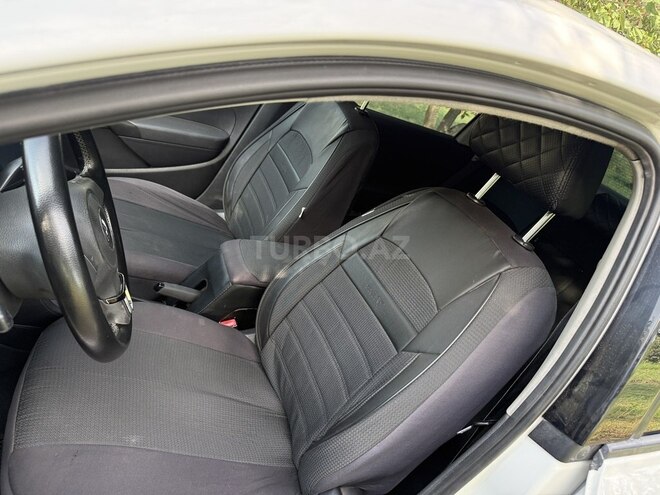 Volkswagen Polo-5