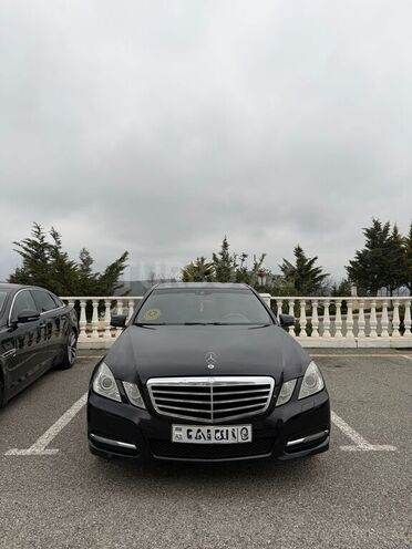 Mercedes E 220-1
