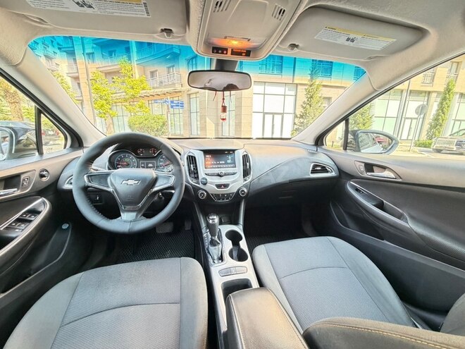 Chevrolet Cruze-9