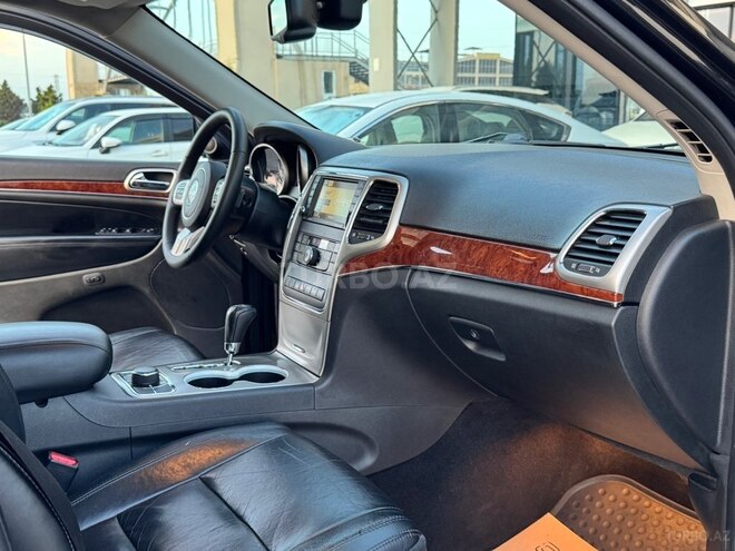 Jeep Grand Cherokee-15
