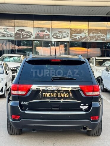 Jeep Grand Cherokee-10