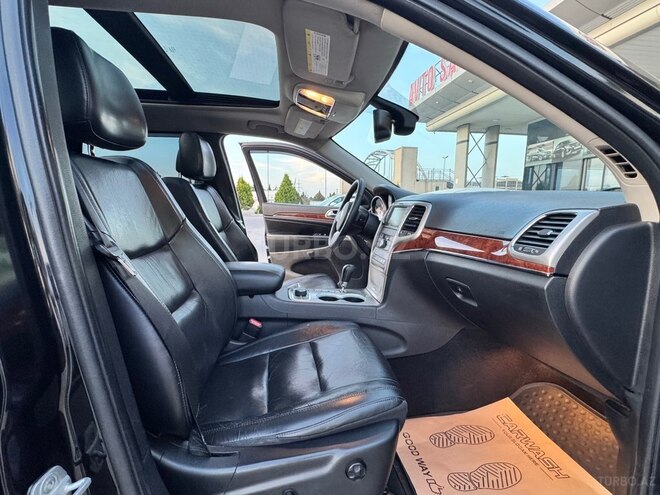 Jeep Grand Cherokee-16