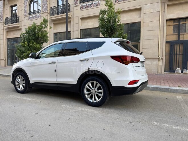 Hyundai Santa Fe-12