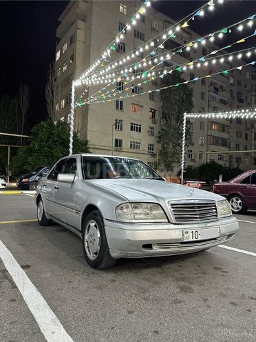 Mercedes C 200-1