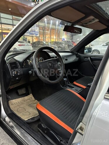 Mercedes C 200-8