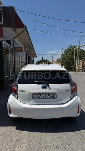 Toyota Aqua-3