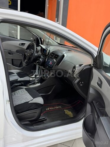 Chevrolet Aveo-10