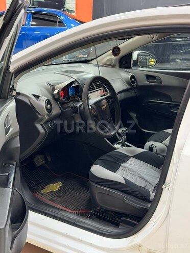 Chevrolet Aveo-7