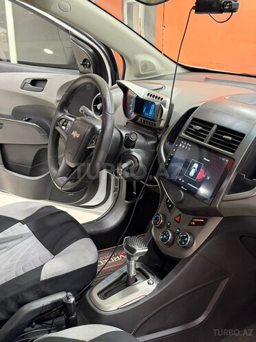 Chevrolet Aveo-11