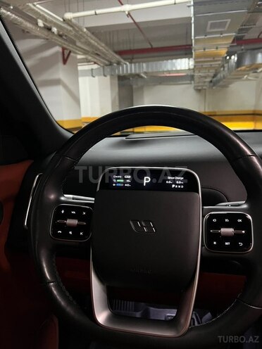 Li Auto L9-8