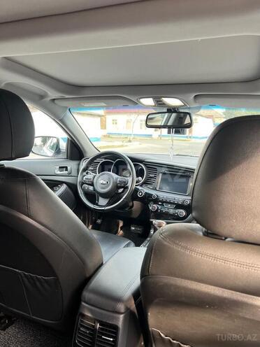 Kia K5-3