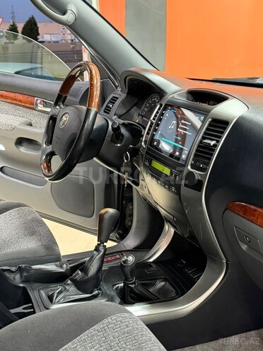 Toyota Land Cruiser Prado-13