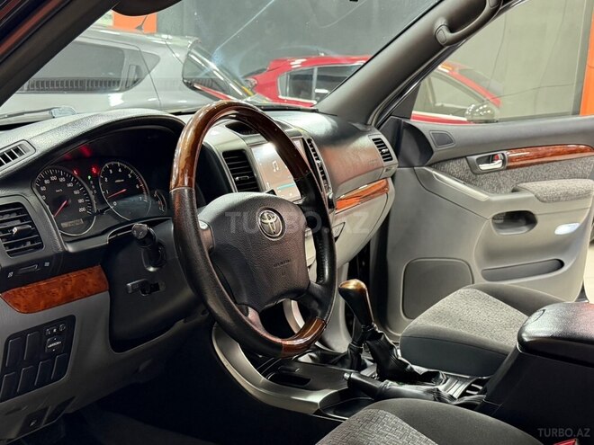 Toyota Land Cruiser Prado-11