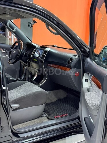 Toyota Land Cruiser Prado-12