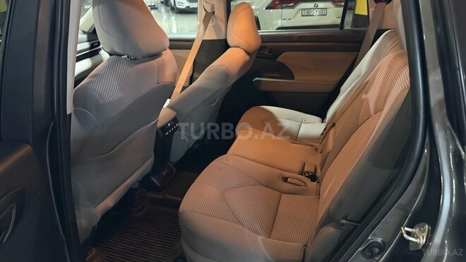 Toyota Highlander-10