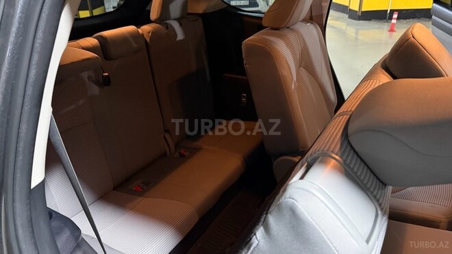Toyota Highlander-12
