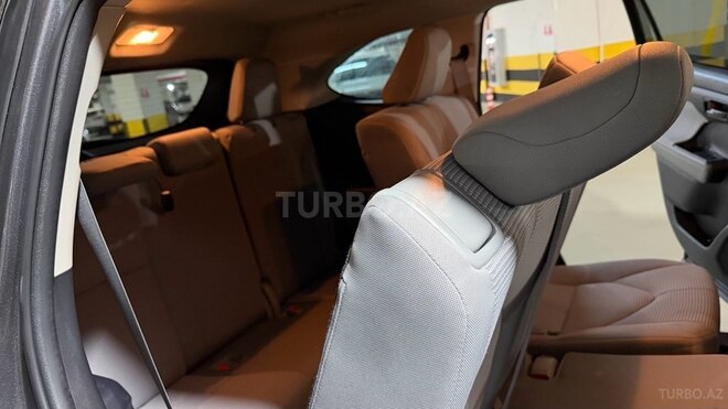 Toyota Highlander-13