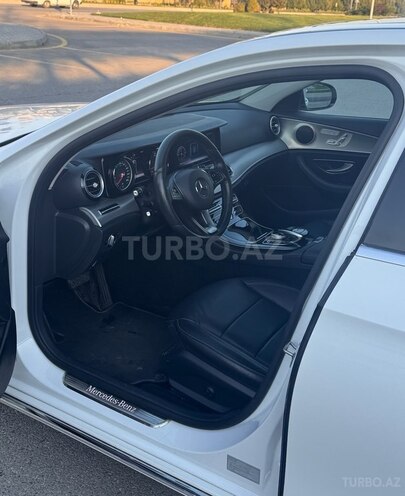 Mercedes E 200-13