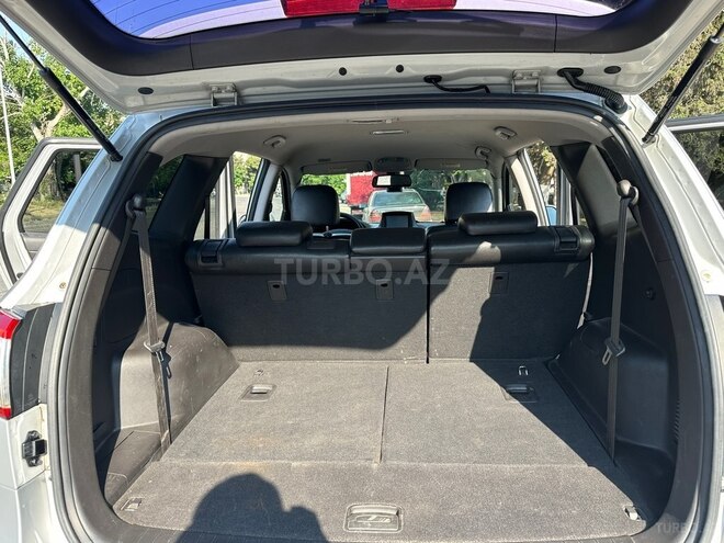 Hyundai Santa Fe-12