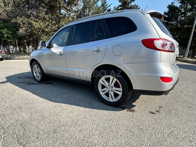 Hyundai Santa Fe-5