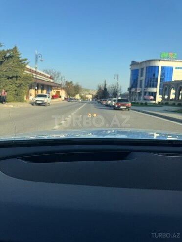 Mercedes E 200-17