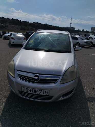 Opel Zafira-1