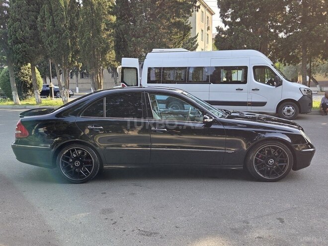 Mercedes E 240-4