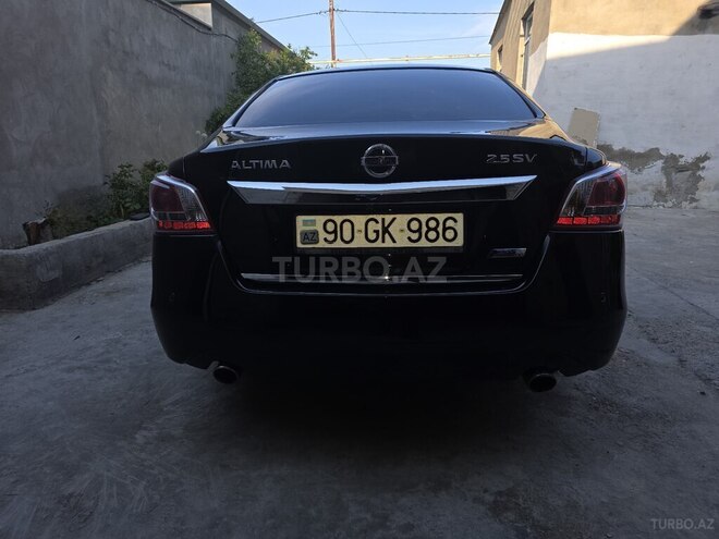 Nissan Altima-2