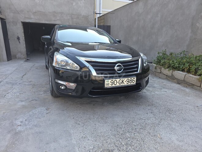 Nissan Altima-1