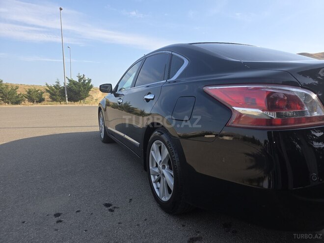 Nissan Altima-4